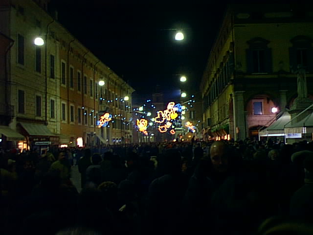 PhotoPC luned 1 gennaio 2001 1.45 5.jpg, 40102 bytes, 01/01/01